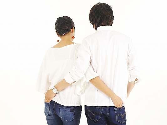 포토 JPG 스튜디오촬영 모델 커플 여자 남자 행복 한쌍 포즈 부분 사랑 서기 사람 상반신 20대 두명 뒷모습 청춘 청년만 성인만 국내포토 감정 뷰포인트 컨셉 관계 모션 실내 청년 파일형식