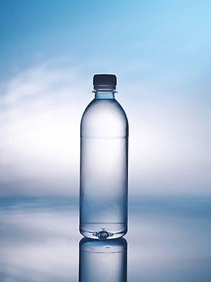 포토 JPG 음료 실내 사람없음 물 병 물병 페트병 한병 국내포토 자연요소 1 식기 내부 물통 병_담는 파일형식