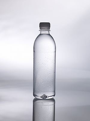 포토 JPG 음료 실내 사람없음 물 병 물병 페트병 한병 국내포토 자연요소 1 식기 내부 물통 병_담는 파일형식