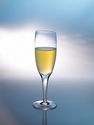 포토 JPG 잔 한잔 기념 주류 실내 사람없음 축하 알코올 샴페인 샴페인잔 국내포토 1 식기 음료 컨셉 술잔 내부 파일형식