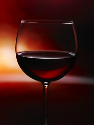 포토 JPG 식기 컬러 와인잔 잔 한잔 주류 실내 사람없음 빨간색 와인 알코올 레드와인 국내포토 1 음료 술잔 내부 파일형식