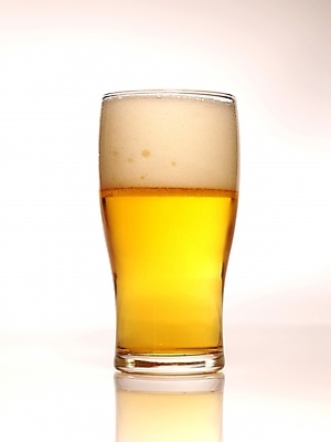 포토 JPG 잔 한잔 맥주 주류 생맥주 실내 사람없음 컵 거품 알코올 맥주잔 국내포토 1 식기 음료 술잔 내부 파일형식