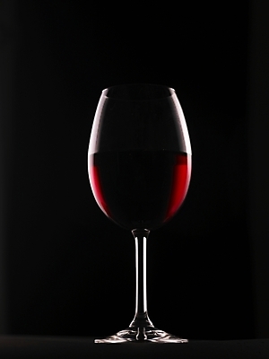 포토 JPG 식기 컬러 와인잔 한잔 주류 실내 사람없음 와인 검은색 알코올 레드와인 국내포토 1 음료 술잔 내부 파일형식