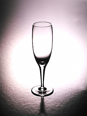 포토 JPG 식기 생활용품 잔 기념 주류 실내 사람없음 컵 한개 축하 알코올 샴페인 오브젝트 샴페인잔 국내포토 1 음료 컨셉 술잔 내부 파일형식