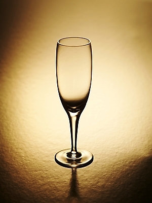 포토 JPG 식기 생활용품 잔 기념 실내 사람없음 컵 한개 축하 오브젝트 샴페인잔 국내포토 1 컨셉 술잔 내부 파일형식