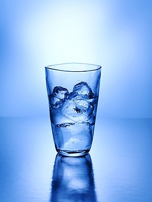 포토 JPG 식기 음료 잔 실내 사람없음 컵 물 얼음 얼음물 국내포토 자연요소 내부 파일형식