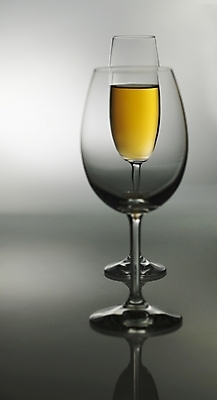 포토 JPG 잔 기념 주류 실내 사람없음 축하 알코올 샴페인 샴페인잔 두잔 빈잔 국내포토 식기 음료 컨셉 2 술잔 내부 파일형식