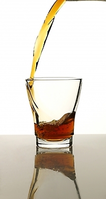 포토 JPG 잔 한잔 주류 실내 사람없음 붓기 양주 양주잔 국내포토 1 식기 음료 술잔 모션 내부 파일형식