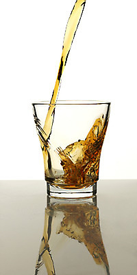 포토 JPG 잔 한잔 주류 실내 사람없음 붓기 양주 양주잔 국내포토 1 식기 음료 술잔 모션 내부 파일형식