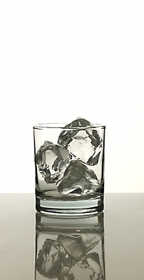 포토 JPG 잔 실내 사람없음 컵 얼음 양주잔 국내포토 자연요소 식기 술잔 내부 양주 파일형식