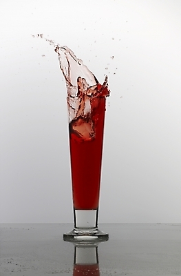 포토 JPG 식기 잔 한잔 주류 실내 사람없음 얼음 알코올 칵테일 칵테일잔 국내포토 자연요소 1 음료 술잔 내부 파일형식