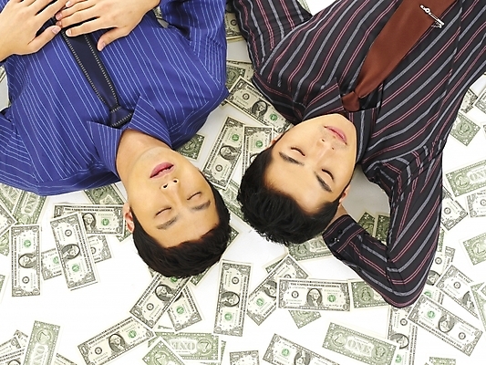 포토 JPG 스튜디오촬영 남자 행복 와이셔츠 지폐 돈 비즈니스 부분 성공 사람 상반신 두명 30대 금융 비즈니스라이프 청춘 하이앵글 눕기 달러 기쁨 한국인 직장인 비즈니스맨 동료 즐거움 외화 남자만 성인남자만 장년만 장년남자만 성인만 국내포토 직업 라이프스타일 감정 뷰포인트 컨셉 셔츠 관계 모션 실내 동양인 장년 경제 재산 파일형식
