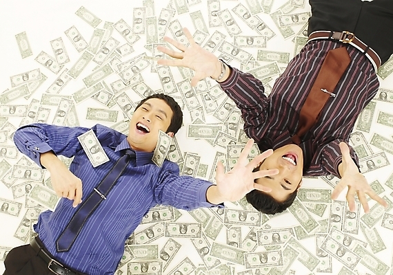 포토 JPG 스튜디오촬영 남자 행복 와이셔츠 지폐 돈 비즈니스 부분 성공 사람 상반신 두명 30대 금융 비즈니스라이프 청춘 하이앵글 눕기 달러 기쁨 한국인 직장인 비즈니스맨 동료 즐거움 외화 남자만 성인남자만 장년만 장년남자만 성인만 국내포토 직업 라이프스타일 감정 뷰포인트 컨셉 셔츠 관계 모션 실내 동양인 장년 경제 재산 파일형식