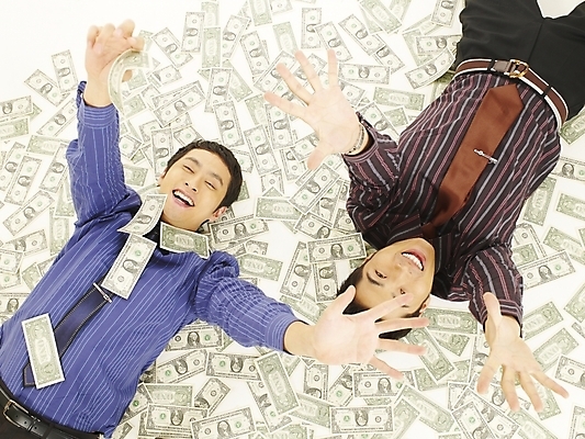 포토 JPG 스튜디오촬영 남자 행복 와이셔츠 지폐 돈 비즈니스 부분 성공 사람 상반신 두명 30대 금융 비즈니스라이프 청춘 하이앵글 눕기 달러 기쁨 만세 한국인 직장인 비즈니스맨 동료 즐거움 외화 남자만 성인남자만 장년만 장년남자만 성인만 국내포토 직업 라이프스타일 감정 뷰포인트 컨셉 셔츠 관계 모션 실내 동양인 장년 경제 재산 파일형식