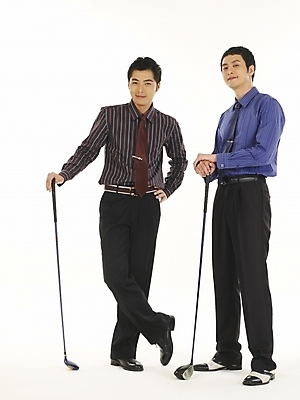 포토 JPG 스튜디오촬영 전신 남자 와이셔츠 골프 비즈니스 관계 레저 협력 서기 누끼 사람 20대 취미 두명 레포츠 비즈니스라이프 청춘 골프채 한국인 직장인 비즈니스맨 동료 남자만 성인남자만 청년만 청년남자만 성인만 국내포토 직업 라이프스타일 컨셉 셔츠 모션 골프용품 실내 동양인 청년 구기 파일형식