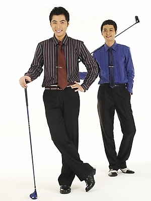 포토 JPG 스튜디오촬영 전신 남자 와이셔츠 골프 비즈니스 관계 레저 협력 서기 누끼 사람 20대 취미 두명 레포츠 비즈니스라이프 청춘 골프채 한국인 직장인 비즈니스맨 동료 남자만 성인남자만 청년만 청년남자만 성인만 국내포토 직업 라이프스타일 컨셉 셔츠 모션 골프용품 실내 동양인 청년 구기 파일형식