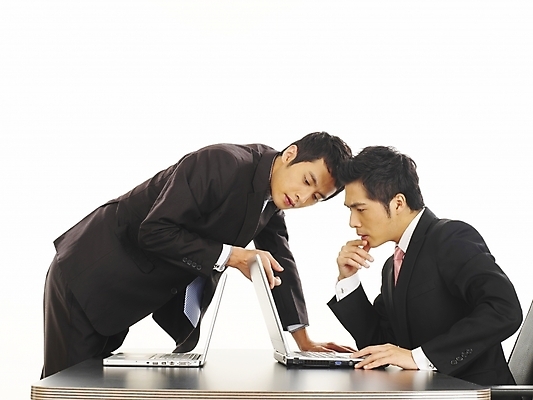 포토 JPG 스튜디오촬영 남자 가구 회사 비즈니스 부분 탁자 회의 협력 협상 사람 앉기 정장 상반신 20대 두명 비즈니스라이프 노트북 컴퓨터 청춘 사무실 한국인 업무 직장인 비즈니스맨 작업실 책상 동료 고민 사무용가구 문제해결 남자만 성인남자만 청년만 청년남자만 성인만 국내포토 직업 라이프스타일 옷 감정 생활용품 컨셉 관계 모션 실내 동양인 청년 전자제품 작업 파일형식