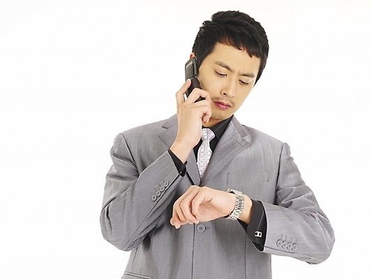 포토 JPG 스튜디오촬영 모델 직업 남자 시계 과학 포즈 비즈니스 부분 모션 커뮤니케이션 정보통신 한명 누끼 사람 정장 상반신 20대 성인 앞모습 스마트폰 청춘 통신기기 한국인 시간 직장인 비즈니스맨 전화기 손목시계 통화 남자만 남자한명만 성인남자만 청년만 청년남자만 청년남자한명만 성인한명만 성인남자한명만 성인만 국내포토 1 옷 뷰포인트 컨셉 장신구 통신 실내 동양인 청년 핸드폰 스마트기기 기계 정보 파일형식