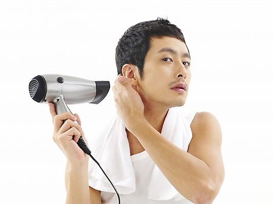 포토 JPG 스튜디오촬영 라이프스타일 남자 러닝셔츠 부분 아침 건조 한명 사람 상반신 20대 성인 수건 민소매 뷰티 한국인 속옷 드라이어 출근준비 머리손질 남자만 남자한명만 성인남자만 청년만 청년남자만 청년남자한명만 성인한명만 성인남자한명만 성인만 소형가전제품 국내포토 주간 1 옷 셔츠 상의 실내 동양인 청년 생활 위생용품 가전제품 미용용품 출근 파일형식