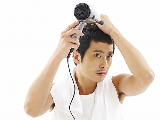 포토 JPG 스튜디오촬영 라이프스타일 남자 러닝셔츠 부분 아침 건조 한명 사람 상반신 20대 성인 수건 민소매 뷰티 한국인 속옷 드라이어 출근준비 머리손질 남자만 남자한명만 성인남자만 청년만 청년남자만 청년남자한명만 성인한명만 성인남자한명만 성인만 소형가전제품 국내포토 주간 1 옷 셔츠 상의 실내 동양인 청년 생활 위생용품 가전제품 미용용품 출근 파일형식