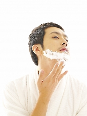 포토 JPG 스튜디오촬영 라이프스타일 남자 부분 아침 한명 사람 상반신 20대 성인 뷰티 한국인 목욕가운 출근준비 면도 면도크림 남자만 남자한명만 성인남자만 청년만 청년남자만 청년남자한명만 성인한명만 성인남자한명만 성인만 국내포토 주간 1 모션 실내 동양인 청년 생활 위생용품 가운 출근 파일형식