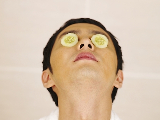 포토 JPG 라이프스타일 남자 부분 실내 한명 사람 상반신 20대 성인 뷰티 한국인 욕실 목욕가운 피부관리 화장실 팩 스킨케어 오이팩 남자만 남자한명만 성인남자만 청년만 청년남자만 청년남자한명만 성인한명만 성인남자한명만 성인만 국내포토 1 동양인 청년 내부 생활 화장품 가운 파일형식