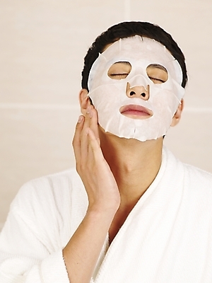 포토 JPG 라이프스타일 남자 부분 실내 한명 사람 상반신 20대 성인 뷰티 한국인 욕실 목욕가운 피부관리 화장실 팩 스킨케어 마스크팩 남자만 남자한명만 성인남자만 청년만 청년남자만 청년남자한명만 성인한명만 성인남자한명만 성인만 국내포토 1 동양인 청년 내부 생활 화장품 가운 파일형식