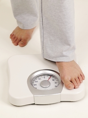 포토 JPG 라이프스타일 웰빙 남자 몸매관리 다이어트 부분 실내 건강 한명 사람 상반신 20대 성인 운동복 건강관리 헬스 욕실 몸무게 화장실 체중계 남자만 남자한명만 성인남자만 청년만 청년남자만 청년남자한명만 성인한명만 성인남자한명만 성인만 국내포토 1 옷 관리 청년 내부 생활 운동 파일형식