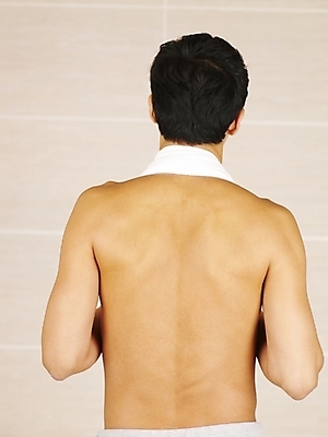 포토 JPG 라이프스타일 웰빙 남자 부분 실내 건강 한명 사람 상반신 20대 성인 뒷모습 수건 헬스 욕실 화장실 남자만 남자한명만 성인남자만 청년만 청년남자만 청년남자한명만 성인한명만 성인남자한명만 성인만 국내포토 1 뷰포인트 청년 내부 생활 위생용품 운동 파일형식