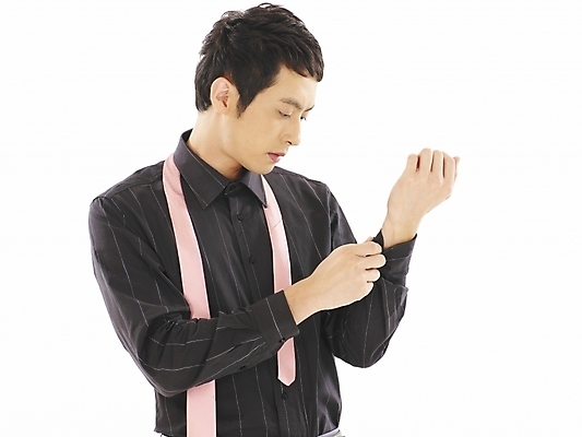 포토 JPG 스튜디오촬영 모델 라이프스타일 패션 남자 와이셔츠 부분 넥타이 한명 사람 정장 상반신 20대 성인 한국인 비즈니스맨 남성복 출근준비 남자만 남자한명만 성인남자만 청년만 청년남자만 청년남자한명만 성인한명만 성인남자한명만 성인만 국내포토 1 잡화 옷 셔츠 비즈니스 실내 동양인 청년 생활 직장인 출근 파일형식