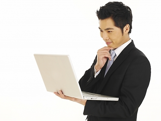 포토 JPG 스튜디오촬영 전신 모델 직업 남자 포즈 와이셔츠 회사 비즈니스 탁자 실내 한명 누끼 사람 20대 성인 노트북 컴퓨터 청춘 사무실 한국인 직장인 사무원 비즈니스맨 책상 남자만 남자한명만 성인남자만 청년만 청년남자만 청년남자한명만 성인한명만 성인남자한명만 성인만 국내포토 1 가구 컨셉 셔츠 동양인 청년 내부 전자제품 파일형식