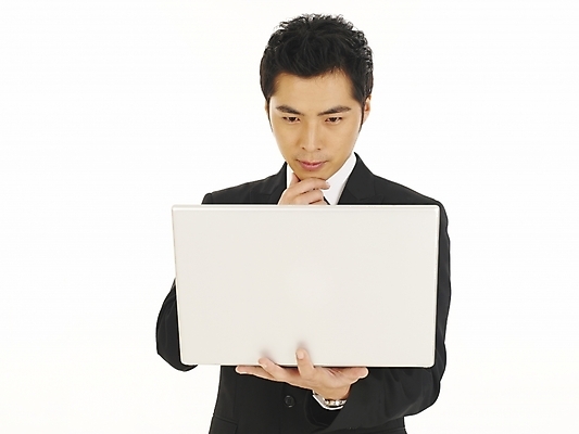 포토 JPG 스튜디오촬영 전신 모델 직업 남자 포즈 와이셔츠 회사 비즈니스 탁자 실내 한명 누끼 사람 20대 성인 노트북 컴퓨터 청춘 사무실 한국인 직장인 사무원 비즈니스맨 책상 남자만 남자한명만 성인남자만 청년만 청년남자만 청년남자한명만 성인한명만 성인남자한명만 성인만 국내포토 1 가구 컨셉 셔츠 동양인 청년 내부 전자제품 파일형식