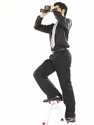 포토 JPG 스튜디오촬영 전신 모델 직업 남자 포즈 와이셔츠 비즈니스 한명 누끼 사람 20대 성인 청춘 쌍안경 망원경 한국인 직장인 사무원 비즈니스맨 검사_조사 관측 남자만 남자한명만 성인남자만 청년만 청년남자만 청년남자한명만 성인한명만 성인남자한명만 성인만 국내포토 1 컨셉 셔츠 실내 동양인 청년 파일형식