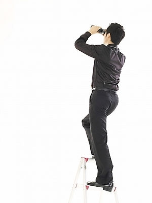 포토 JPG 스튜디오촬영 전신 모델 직업 남자 포즈 와이셔츠 비즈니스 한명 누끼 사람 20대 성인 청춘 쌍안경 망원경 한국인 직장인 사무원 비즈니스맨 검사_조사 관측 남자만 남자한명만 성인남자만 청년만 청년남자만 청년남자한명만 성인한명만 성인남자한명만 성인만 국내포토 1 컨셉 셔츠 실내 동양인 청년 파일형식