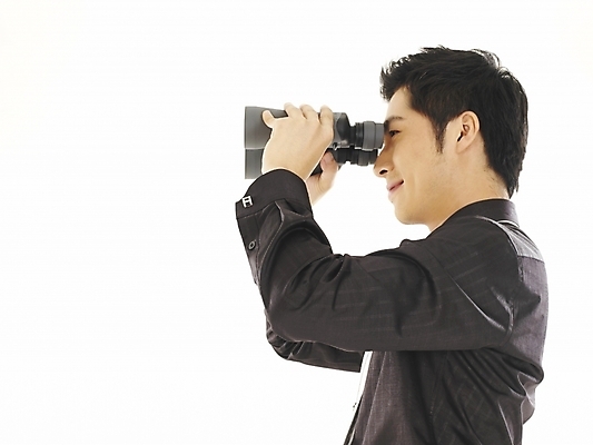 포토 JPG 스튜디오촬영 전신 모델 직업 남자 포즈 와이셔츠 비즈니스 한명 누끼 사람 20대 성인 청춘 쌍안경 망원경 한국인 직장인 사무원 비즈니스맨 검사_조사 관측 남자만 남자한명만 성인남자만 청년만 청년남자만 청년남자한명만 성인한명만 성인남자한명만 성인만 국내포토 1 컨셉 셔츠 실내 동양인 청년 파일형식