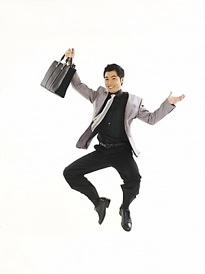 포토 JPG 스튜디오촬영 전신 모델 직업 남자 포즈 서류가방 가방 비즈니스 한명 누끼 사람 정장 20대 성인 청춘 한국인 직장인 사무원 비즈니스맨 남자만 남자한명만 성인남자만 청년만 청년남자만 청년남자한명만 성인한명만 성인남자한명만 성인만 국내포토 1 잡화 옷 컨셉 실내 동양인 청년 파일형식