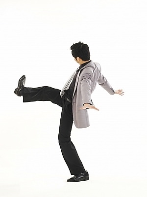 포토 JPG 스튜디오촬영 전신 모델 직업 남자 포즈 비즈니스 한명 누끼 사람 정장 20대 성인 청춘 한국인 직장인 사무원 비즈니스맨 남자만 남자한명만 성인남자만 청년만 청년남자만 청년남자한명만 성인한명만 성인남자한명만 성인만 국내포토 1 옷 컨셉 실내 동양인 청년 파일형식