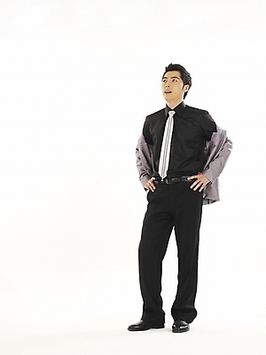 포토 JPG 스튜디오촬영 전신 모델 직업 남자 포즈 비즈니스 한명 누끼 사람 정장 20대 성인 청춘 한국인 직장인 사무원 비즈니스맨 남자만 남자한명만 성인남자만 청년만 청년남자만 청년남자한명만 성인한명만 성인남자한명만 성인만 국내포토 1 옷 컨셉 실내 동양인 청년 파일형식
