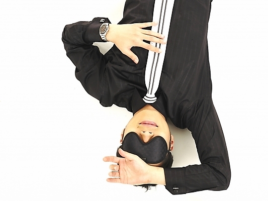 포토 JPG 스튜디오촬영 모델 직업 남자 포즈 와이셔츠 비즈니스 부분 휴식 한명 사람 상반신 20대 성인 청춘 하이앵글 한국인 잠 직장인 사무원 비즈니스맨 수면 수면안대 남자만 남자한명만 성인남자만 청년만 청년남자만 청년남자한명만 성인한명만 성인남자한명만 성인만 국내포토 1 뷰포인트 컨셉 셔츠 실내 동양인 청년 물 안대 파일형식