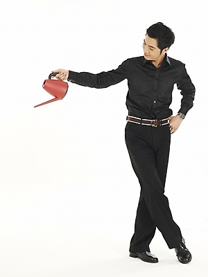 포토 JPG 스튜디오촬영 전신 모델 직업 남자 포즈 와이셔츠 비즈니스 한명 누끼 사람 20대 성인 청춘 물뿌리개 한국인 직장인 사무원 비즈니스맨 투자 노력 남자만 남자한명만 성인남자만 청년만 청년남자만 청년남자한명만 성인한명만 성인남자한명만 성인만 국내포토 1 컨셉 셔츠 실내 동양인 청년 파일형식