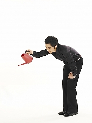 포토 JPG 스튜디오촬영 전신 모델 직업 남자 포즈 와이셔츠 비즈니스 한명 누끼 사람 20대 성인 청춘 물뿌리개 한국인 직장인 사무원 비즈니스맨 투자 노력 남자만 남자한명만 성인남자만 청년만 청년남자만 청년남자한명만 성인한명만 성인남자한명만 성인만 국내포토 1 컨셉 셔츠 실내 동양인 청년 파일형식