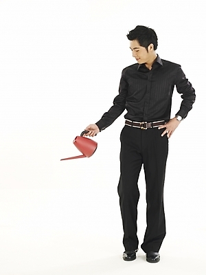 포토 JPG 스튜디오촬영 전신 모델 직업 남자 포즈 와이셔츠 비즈니스 한명 누끼 사람 20대 성인 청춘 물뿌리개 한국인 직장인 사무원 비즈니스맨 투자 노력 남자만 남자한명만 성인남자만 청년만 청년남자만 청년남자한명만 성인한명만 성인남자한명만 성인만 국내포토 1 컨셉 셔츠 실내 동양인 청년 파일형식