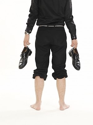 포토 JPG 스튜디오촬영 모델 직업 남자 구두 포즈 신발 와이셔츠 비즈니스 맨발 한명 사람 20대 성인 뒷모습 청춘 자유 직장인 사무원 비즈니스맨 탈출 정장구두 남자만 남자한명만 성인남자만 청년만 청년남자만 청년남자한명만 성인한명만 성인남자한명만 성인만 국내포토 1 뷰포인트 컨셉 셔츠 발 실내 청년 파일형식