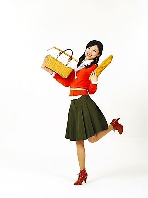 포토 JPG 스튜디오촬영 모델 여자 빵 포즈 한명 누끼 사람 20대 성인 쇼핑 바구니 한국인 바게트 여자만 여자한명만 성인여자만 청년만 청년여자만 성인한명만 청년여자한명만 성인여자한명만 성인만 국내포토 1 음식 실내 동양인 청년 파일형식