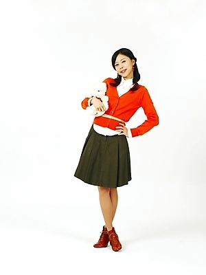 포토 JPG 스튜디오촬영 전신 모델 여자 인형 포즈 선물 한명 누끼 사람 20대 성인 쇼핑 청춘 곰인형 한국인 여자만 여자한명만 성인여자만 청년만 청년여자만 성인한명만 청년여자한명만 성인여자한명만 성인만 국내포토 1 컨셉 실내 동양인 청년 파일형식