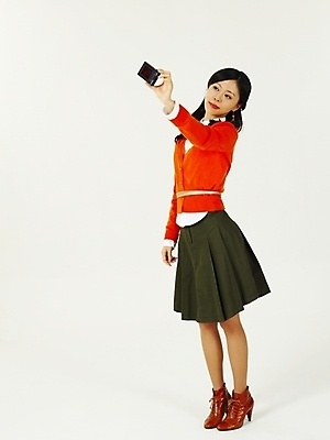 포토 JPG 스튜디오촬영 전신 모델 여자 포즈 한명 누끼 사람 상반신 20대 성인 쇼핑 청춘 카메라 한국인 디지털카메라 셀프카메라 여자만 여자한명만 성인여자만 청년만 청년여자만 성인한명만 청년여자한명만 성인여자한명만 성인만 국내포토 1 컨셉 실내 동양인 청년 전자제품 사진촬영 파일형식