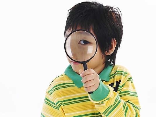 포토 JPG 스튜디오촬영 어린이교육 교육 남자 어린이 포즈 부분 돋보기 실험 한명 누끼 사람 소년 상반신 한국인 관찰 확대 남자만 남자한명만 어린이만 소년만 소년한명만 국내포토 1 모션 실내 동양인 파일형식