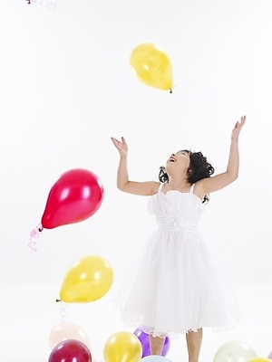 포토 JPG 스튜디오촬영 전신 드레스 여자 어린이 포즈 한명 사람 소녀 이벤트 파티 한국인 풍선 풍선잡기 여자만 여자한명만 어린이만 소녀만 소녀한명만 국내포토 1 옷 실내 동양인 잡기 파일형식