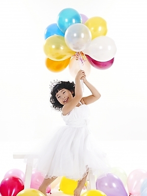 포토 JPG 스튜디오촬영 전신 드레스 여자 어린이 포즈 한명 사람 소녀 이벤트 파티 한국인 풍선 여자만 여자한명만 어린이만 소녀만 소녀한명만 국내포토 1 옷 실내 동양인 파일형식