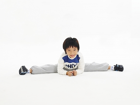 포토 JPG 스튜디오촬영 전신 남자 어린이 포즈 요가 건강 한명 누끼 사람 소년 운동 스트레칭 한국인 체조 남자만 남자한명만 어린이만 소년만 소년한명만 국내포토 1 웰빙 실내 동양인 파일형식